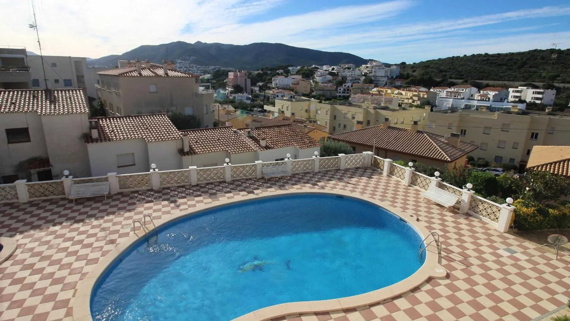 Cabioni - Casa Adosada Con Piscina Comunitaria, Cerca De La Playa De Grifeu. - Es-228-39 Llanca